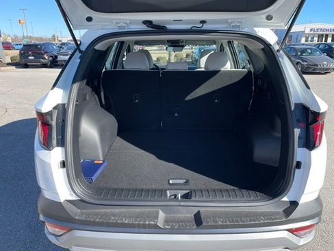 New 2025 Hyundai Tucson SE image 28