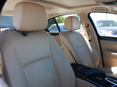 Used 2012 BMW 528i Sedan RWD image 16