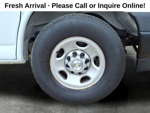 Used 2021 Chevrolet Express 3500 w/ Driver Convenience Package RWD image 9