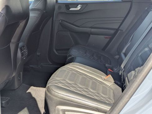 Used 2023 Ford Escape Platinum w/ Premium Technology Package AWD/4WD image 21