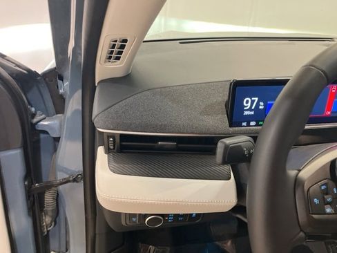 Used 2023 Ford Mustang Mach-E Premium image 15