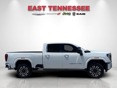 Used 2024 GMC Sierra 3500 Denali Ultimate AWD/4WD image 2