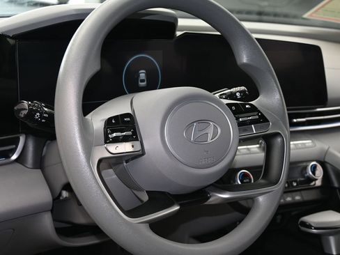 Used 2024 Hyundai Elantra SEL image 13