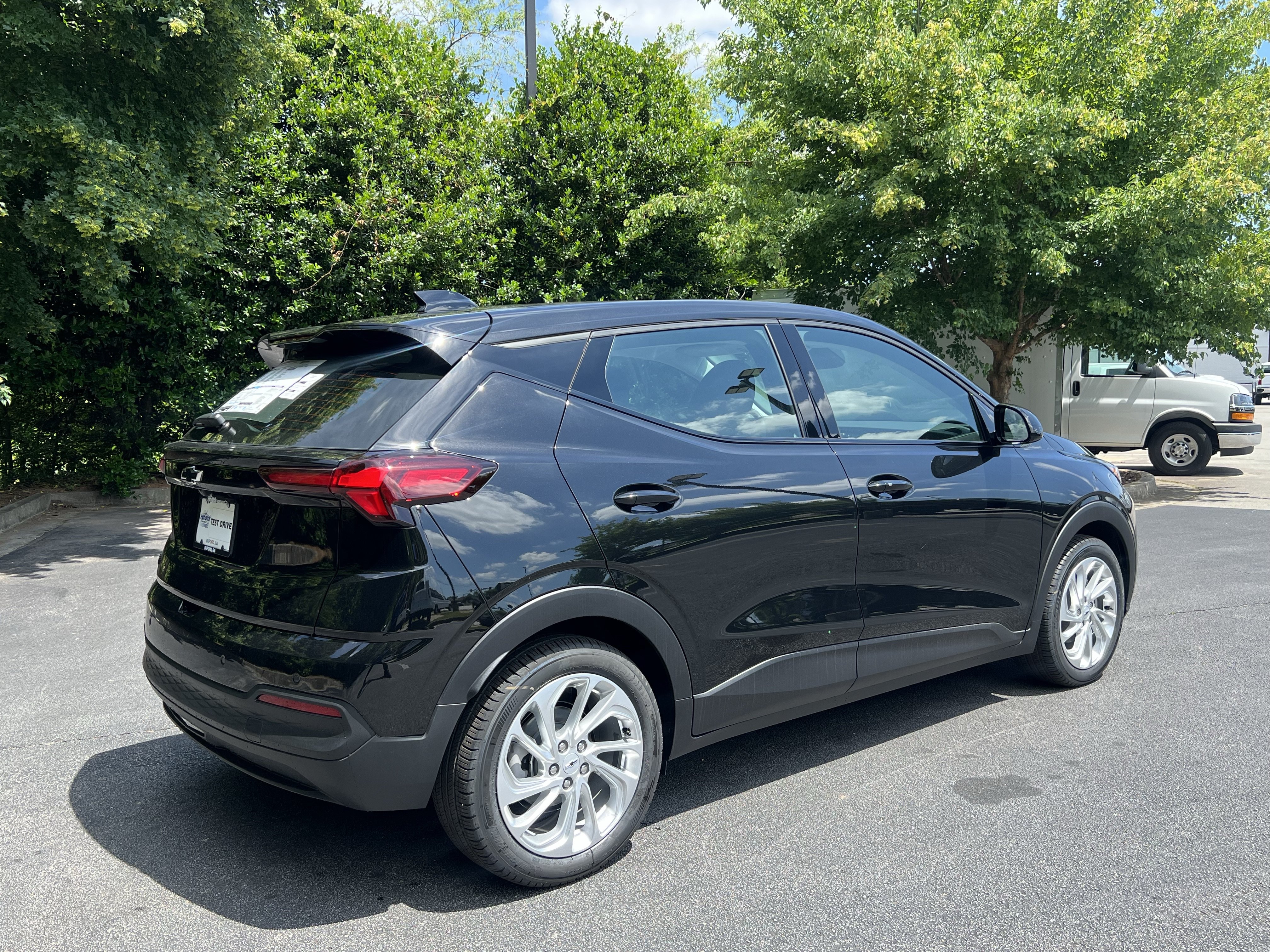 New 2027 Chevrolet Bolt LT w/ Comfort Package FWD image 9