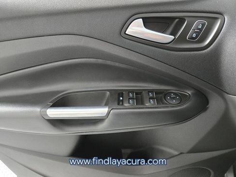 Used 2019 Ford Escape SE image 17