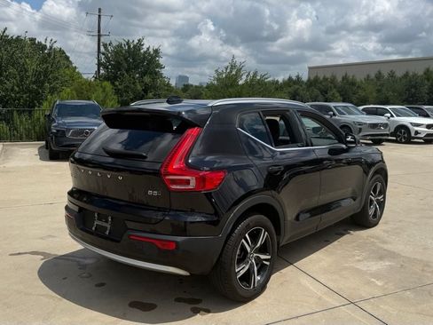 Used 2025 Volvo XC40 B5 Core AWD/4WD image 5
