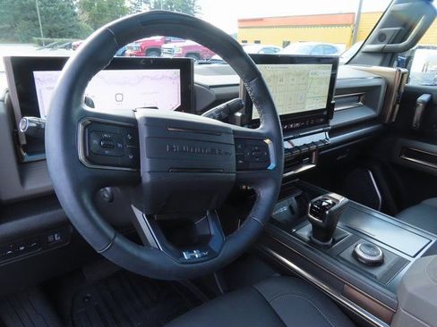 Used 2024 GMC Hummer EV 2X w/ Extreme Off-Road Package image 13