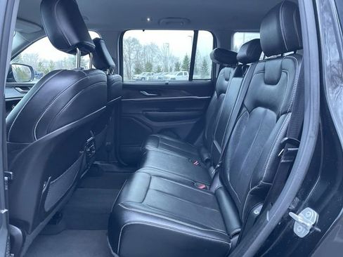Used 2023 Jeep Grand Cherokee Limited w/ Luxury Tech Group II image 24