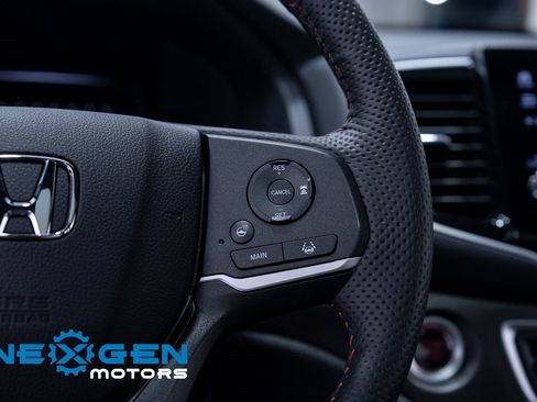 Used 2025 Honda Passport TrailSport image 18