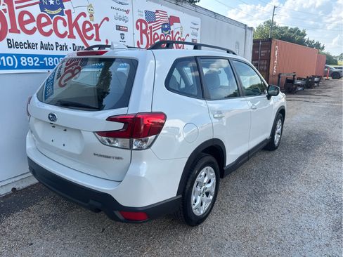 Used 2023 Subaru Forester AWD/4WD image 3