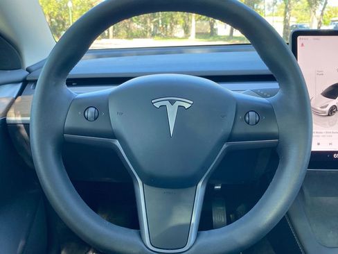 Used 2023 Tesla Model 3 Standard Range image 17