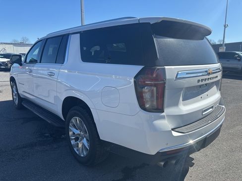 Used 2023 Chevrolet Suburban Premier image 7