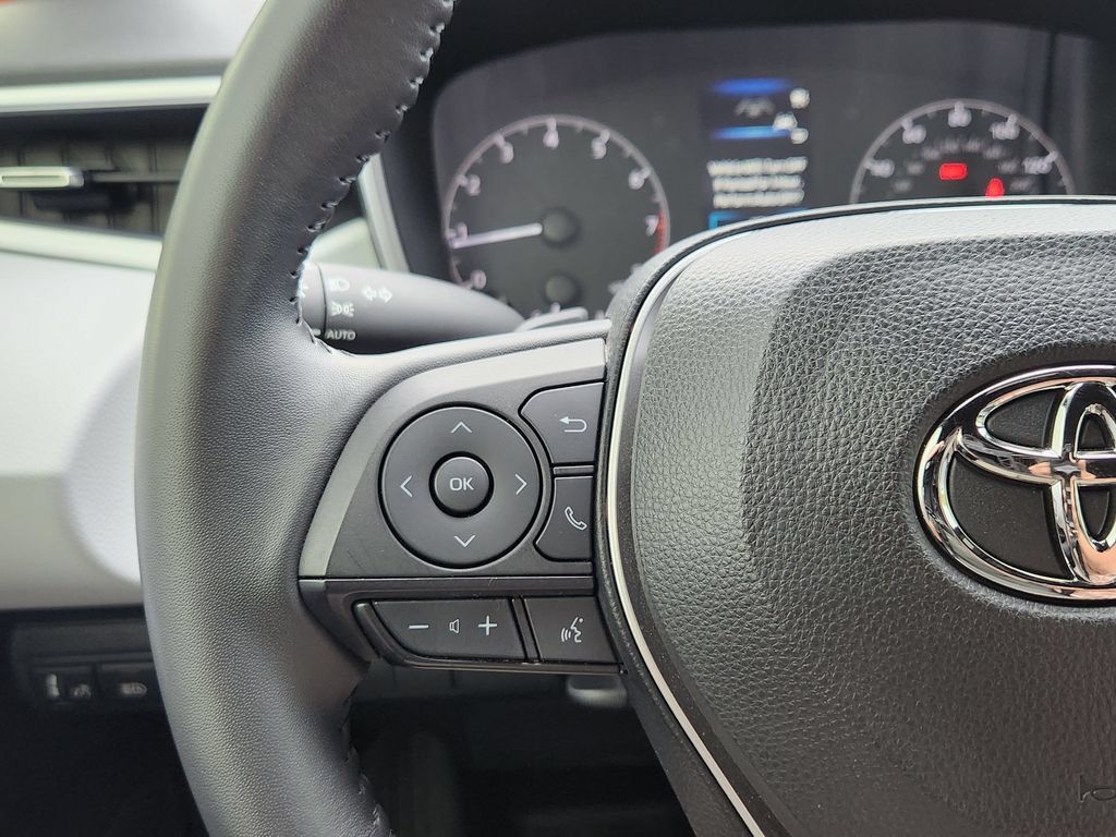 Used 2025 Toyota Corolla SE FWD image 26
