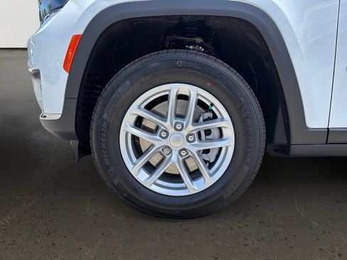 New 2026 Jeep Grand Cherokee L 4WD image 10