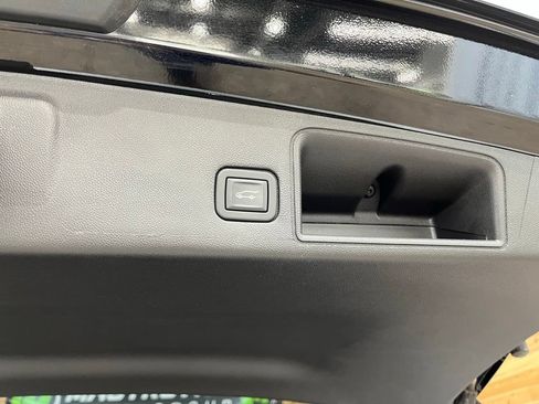 Used 2023 GMC Terrain SLE w/ Driver Convenience Package AWD/4WD image 43