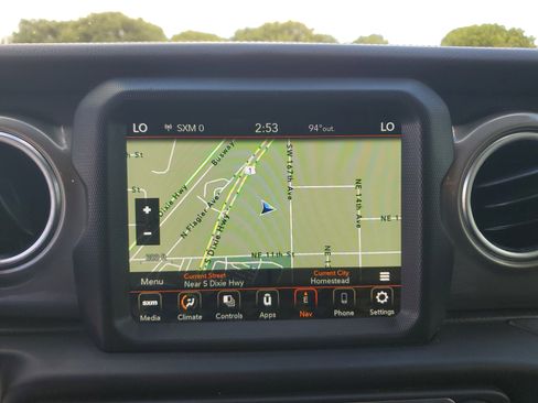 Used 2022 Jeep Gladiator Overland w/ Trailer Tow Package image 10