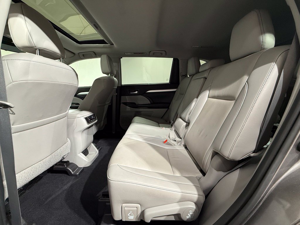 Certified 2019 Toyota Highlander XLE AWD/4WD image 20