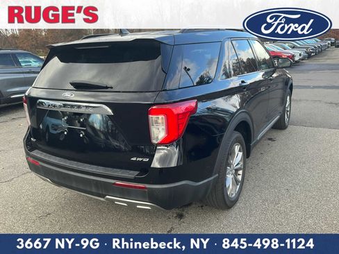Certified 2022 Ford Explorer XLT w/ Equipment Group 202A image 3