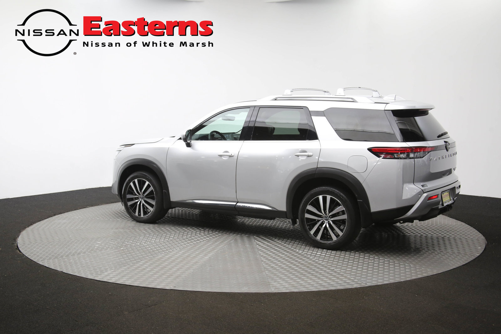 Used 2023 Nissan Pathfinder Platinum AWD/4WD image 61
