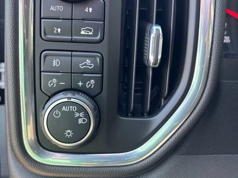 Used 2021 Chevrolet Silverado 1500 RST AWD/4WD image 15