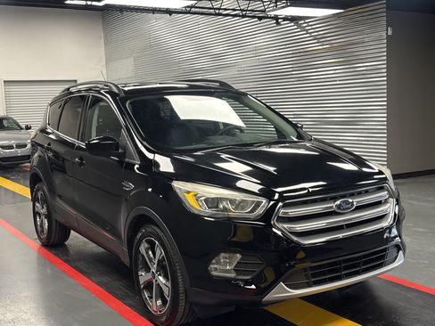 Used 2017 Ford Escape SE w/ Equipment Group 201A FWD image 7