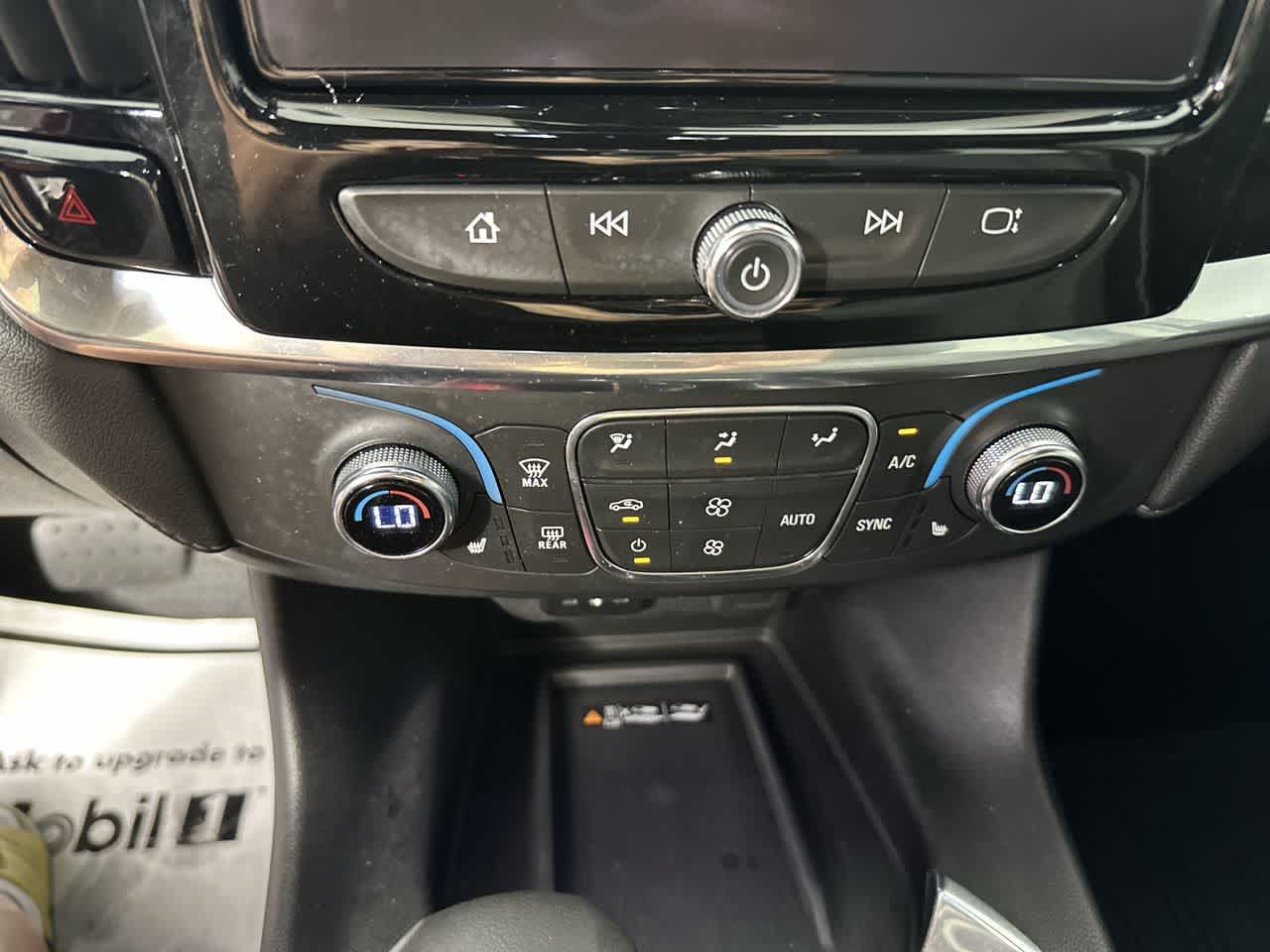 Used 2023 Chevrolet Traverse LT FWD image 20