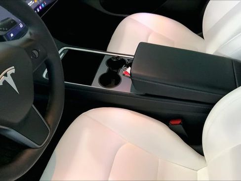 Used 2022 Tesla Model Y Performance AWD/4WD image 8