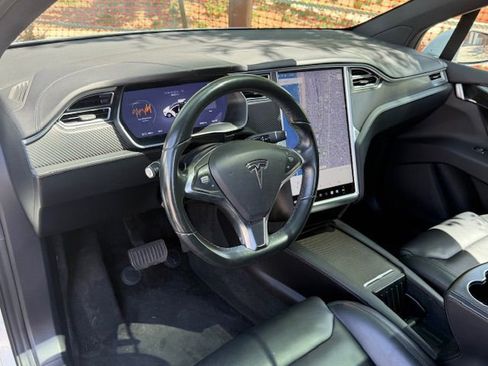 Used 2016 Tesla Model X 90D image 30