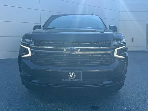 Used 2022 Chevrolet Suburban RST w/ Luxury Package AWD/4WD image 3