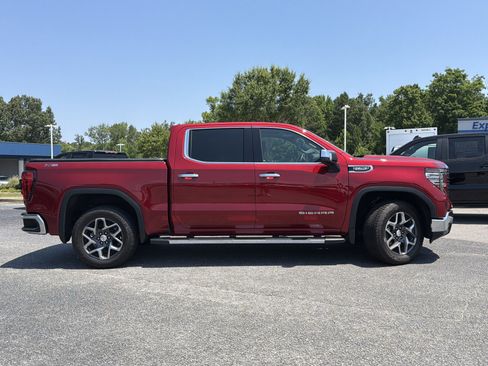 Used 2024 GMC Sierra 1500 SLT w/ SLT Premium Plus Package AWD/4WD image 12