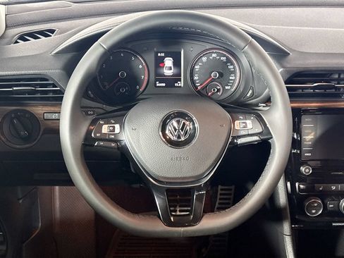 Used 2022 Volkswagen Passat 2.0T FWD image 13