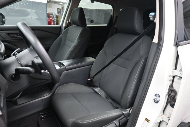 Used 2024 Nissan Rogue S FWD image 17