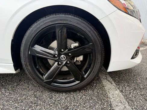 Used 2023 Nissan Sentra SR w/ Midnight Edition Package image 13