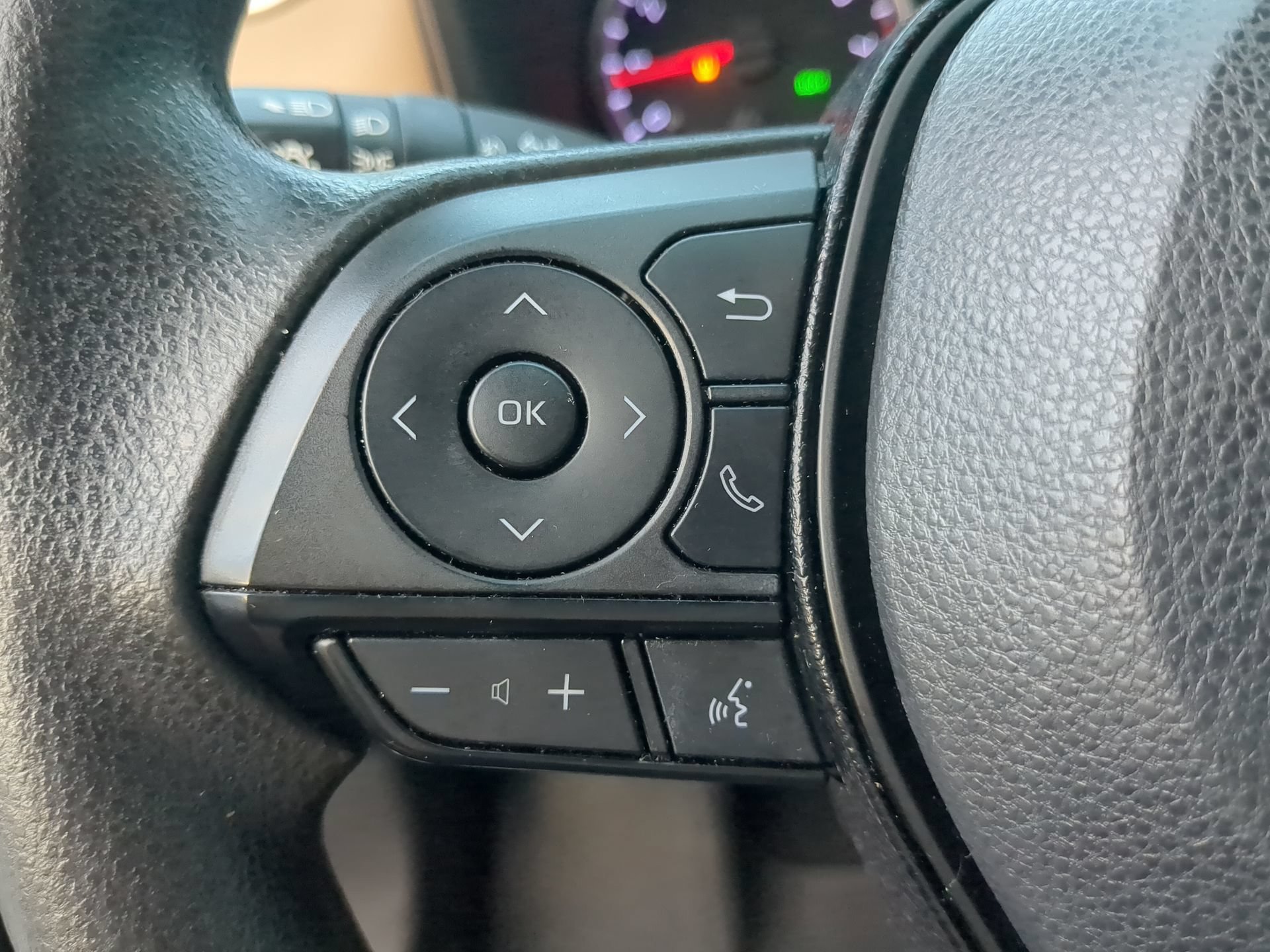 Used 2021 Toyota RAV4 XLE AWD/4WD image 62