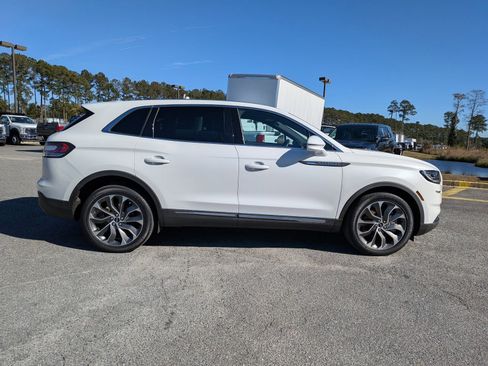 Used 2022 Lincoln Nautilus Reserve image 4