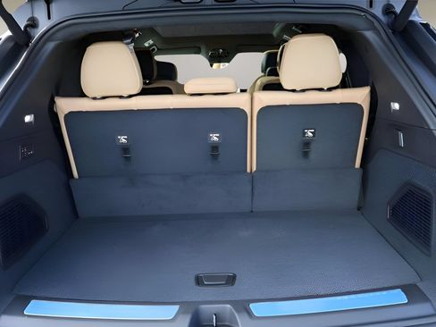 Certified 2025 Cadillac Escalade IQ Luxury 2 AWD/4WD image 17