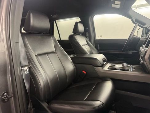 Used 2021 Ford Expedition XLT image 11