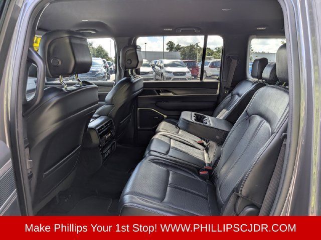 Certified 2024 Jeep Wagoneer Series II w/ Flexible Seating Group RWD image 13