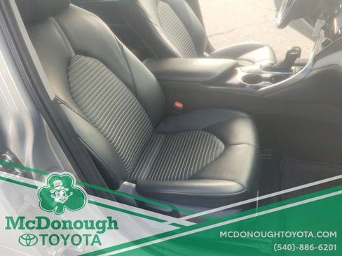Used 2020 Toyota Camry SE image 21