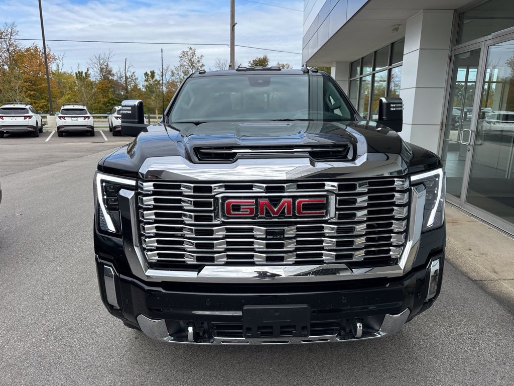 Used 2025 GMC Sierra 2500 Denali AWD/4WD image 2