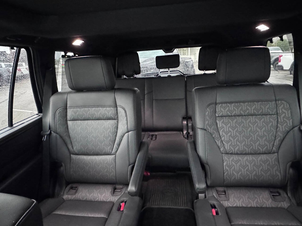 Used 2025 Toyota Sequoia Limited w/ Tow Technology Package AWD/4WD image 18
