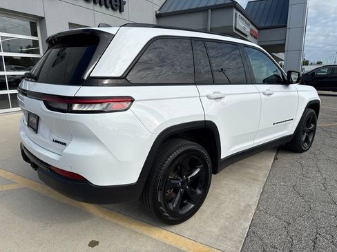 Used 2023 Jeep Grand Cherokee Limited w/ Black Appearance Package AWD/4WD image 5