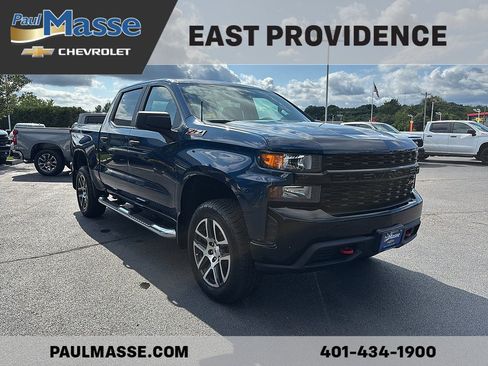 Used 2019 Chevrolet Silverado 1500 Custom Trail Boss w/ Custom Convenience Package AWD/4WD image 3