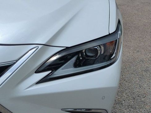 Certified 2025 Lexus ES 350 w/ Premium Package FWD image 10