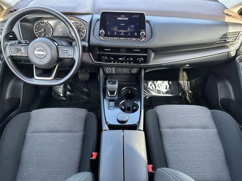 Used 2023 Nissan Rogue SV image 11