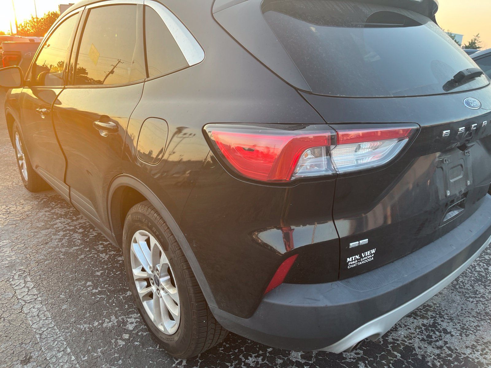 Used 2022 Ford Escape SE w/ Convenience Package FWD image 4
