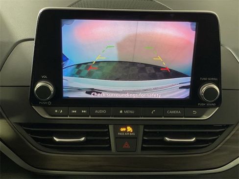 Used 2024 Nissan Altima 2.5 SV image 19