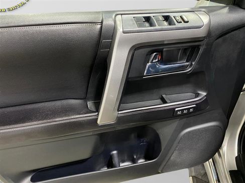 Used 2016 Toyota 4Runner Limited AWD/4WD image 8