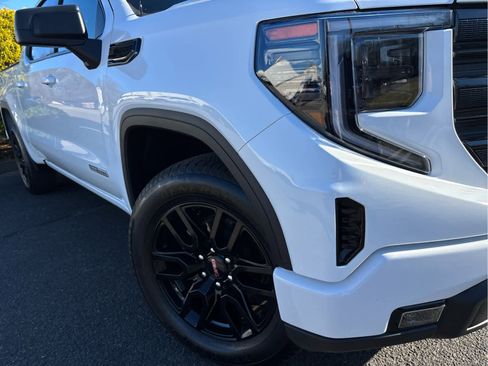 Used 2024 GMC Sierra 1500 Elevation image 29