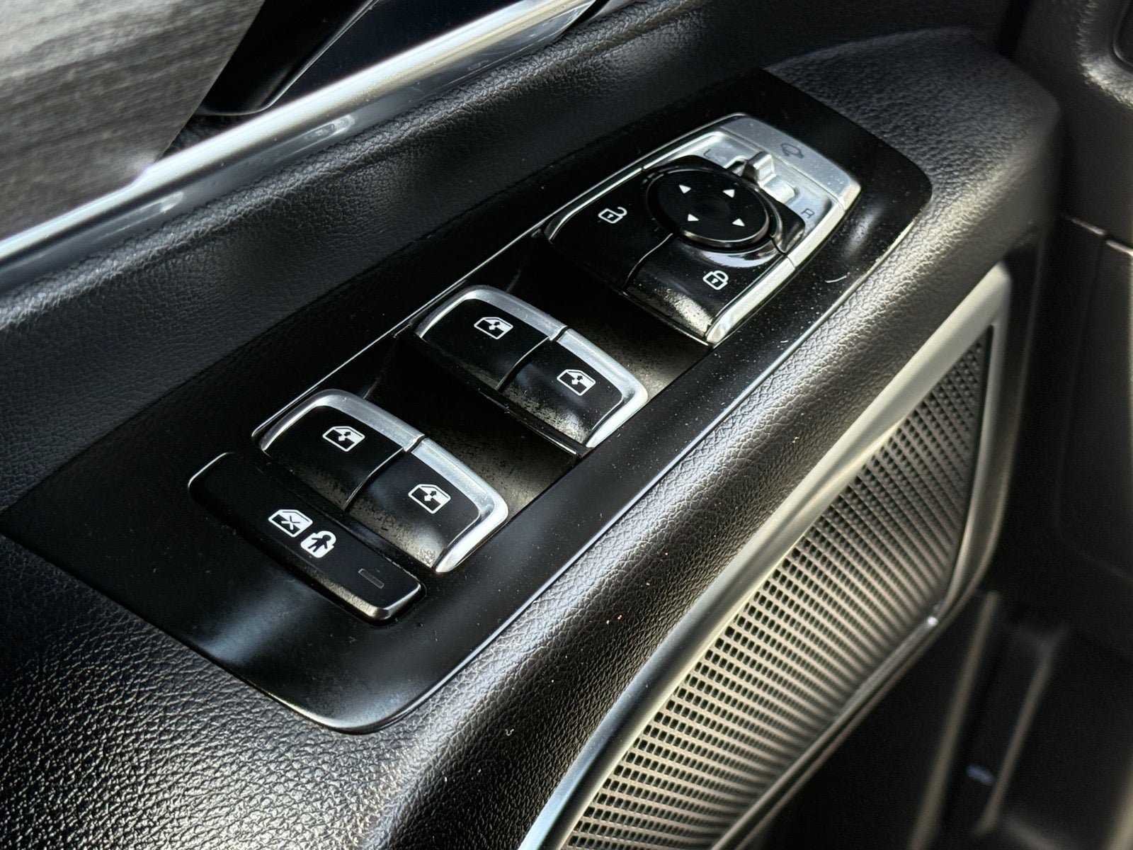 Used 2021 Kia Telluride SX w/ Nightfall Edition Package AWD/4WD image 16